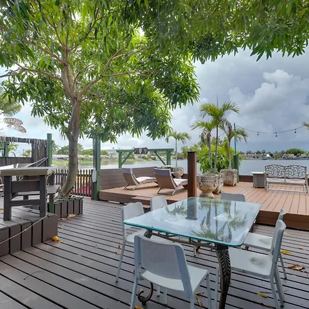 Lakefront Getaway With Dock Near Las Olas Beach
